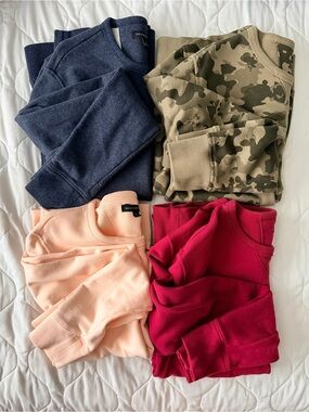Banana Republic Crewneck Sweatshirt Bundle - Navy, Camo, Peach, Raspberry